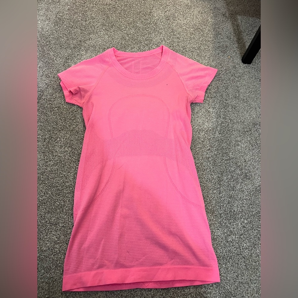 Lululemon swiftly tech short sleeve top